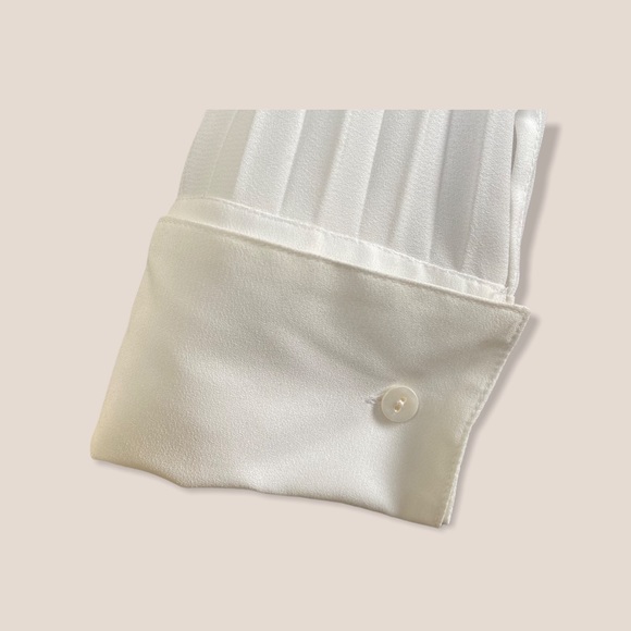 Pleated Button-down Collared Top - Picture 5 of 8